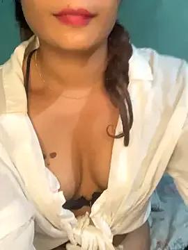 Adelle_fiona from StripChat is Freechat