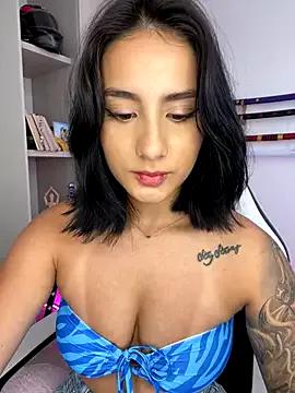 Ale_Lewis from StripChat is Freechat