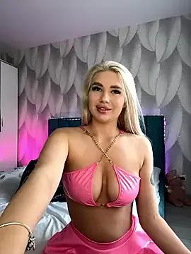DreamPussyy from StripChat is Freechat