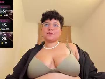 curly_cam_queen from Chaturbate is Freechat