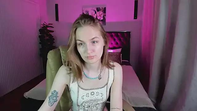 _Vikky_Moon_ from StripChat is Freechat