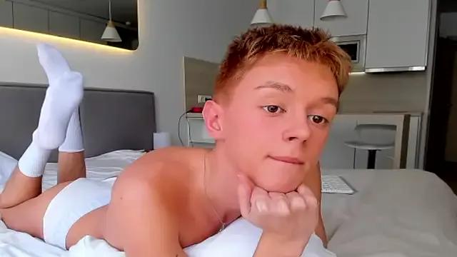 agelandreww from StripChat is Freechat