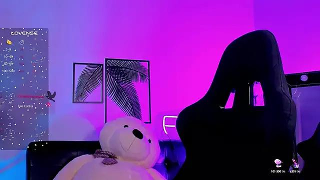 Try our streaming cams variety and talk on a personal level with our adorable girls streamers, showing off their bountiful shapes and dildos.