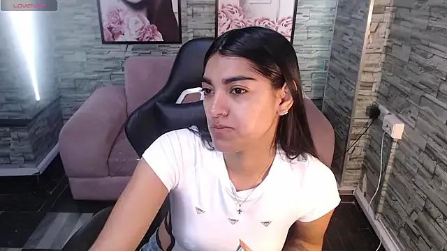 angel_thych_b from StripChat is Freechat