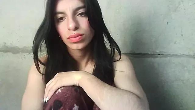 Ariell_Kieran from StripChat is Freechat