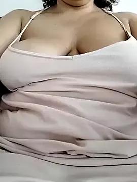 Betty2u from StripChat is Freechat