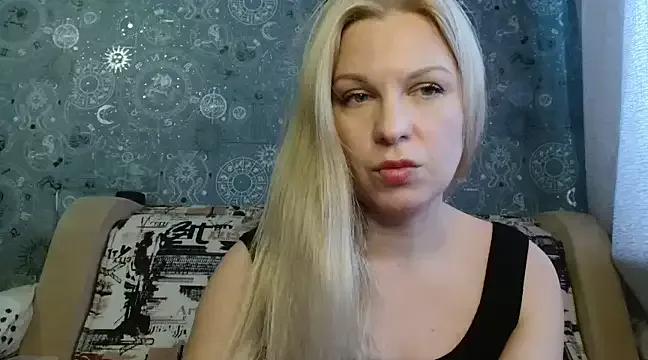 BlondeFox from StripChat is Freechat