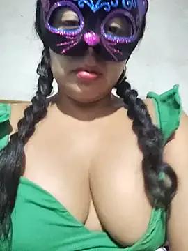 CamilaLovers from StripChat is Freechat