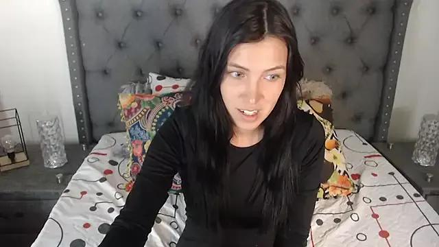 Carolindalun from StripChat is Freechat