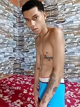 Chris_black21 from StripChat is Freechat