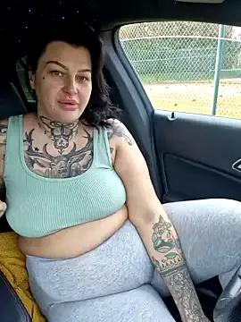 CurvyCannabisQueen420 from StripChat is Freechat