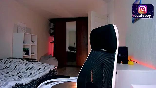Cuute_boy from StripChat