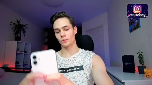 Cuute_boy from StripChat