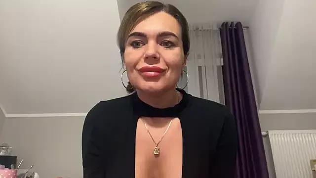 DESIREjenny from StripChat is Freechat