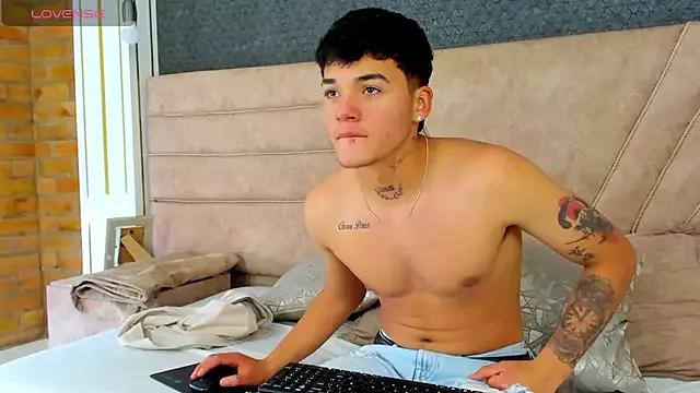 Doriam_Greywm from StripChat is Freechat