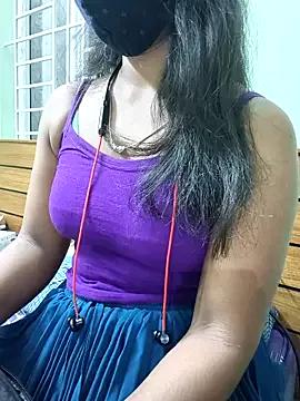 Dreamqueentamill from StripChat is Freechat