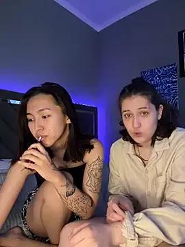 Emily_and_Rei from StripChat is Freechat