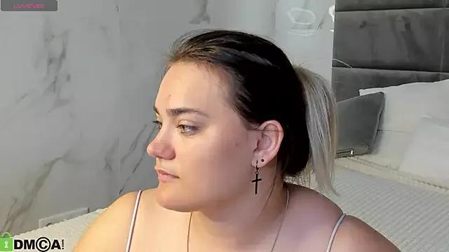Emma_Reeed from StripChat is Freechat