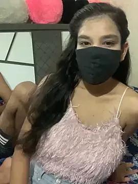 hottiess69 from StripChat is Freechat