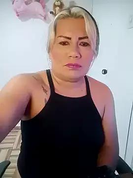 Joannie_Daw from StripChat is Freechat