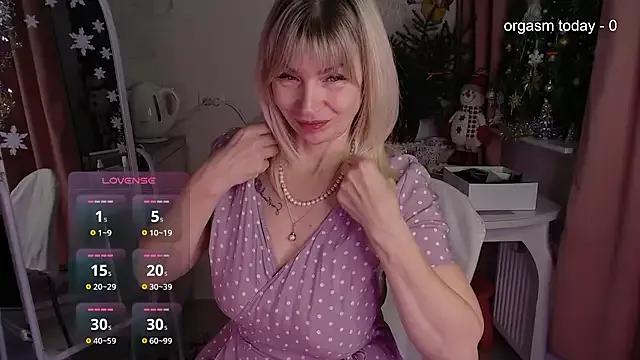 JuliaVilnet from StripChat is Freechat