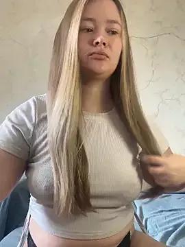 LadyCaramelle from StripChat is Freechat