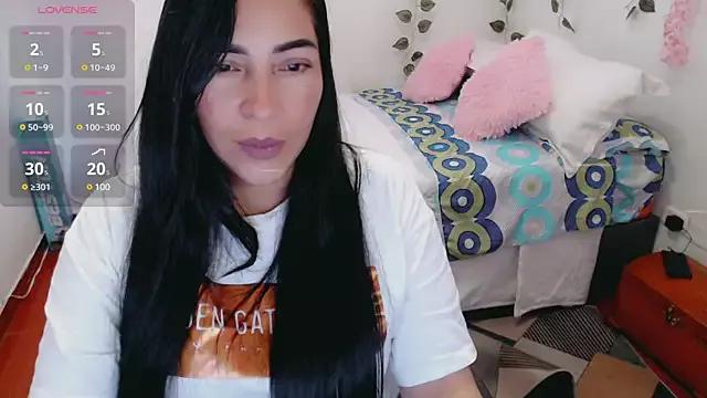 luna_lgomez_ from StripChat is Freechat