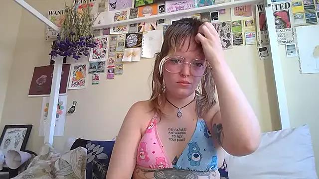 luna_luxx13 from StripChat is Freechat