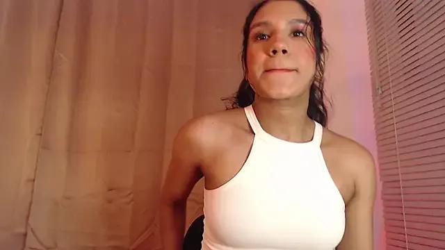 lyriadiamond from StripChat is Freechat