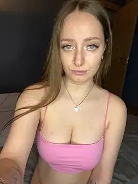 MelissaAndrewww from StripChat is Freechat