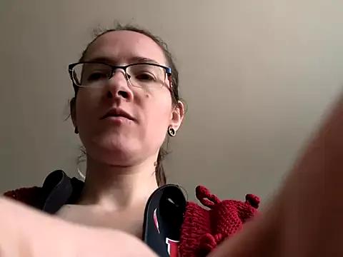 Milky_hairy_mommy from StripChat is Freechat