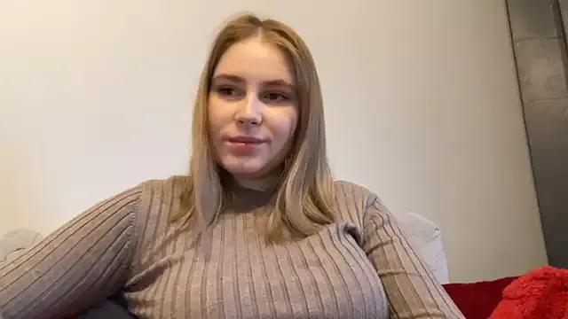 NicoleYoung from StripChat is Freechat