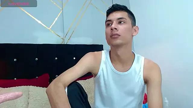 Oliver_king_sex from StripChat is Freechat