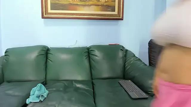 paulita_sexychick05 from StripChat is Freechat