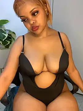 prettycaramel from StripChat is Freechat