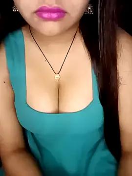 R-queen from StripChat is Freechat