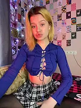 Rose___ from StripChat is Freechat