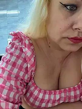 SabinaSweety from StripChat is Freechat