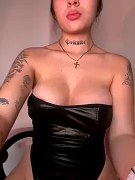 Sarasanders_4 from StripChat is Freechat