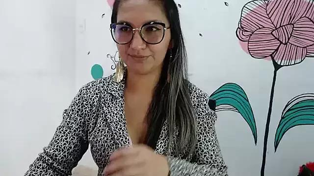 Skarleth_horny from StripChat is Freechat