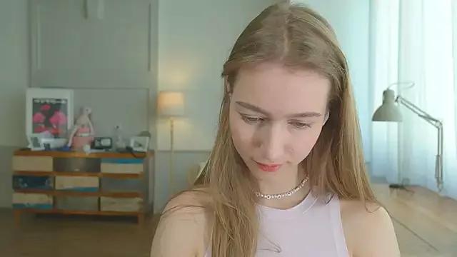 solar_bella from StripChat is Freechat