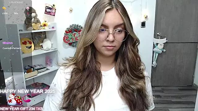 Valery7rose_ from StripChat is Freechat